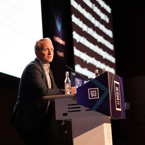 RIPE92-08348