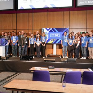 RIPE92-08390